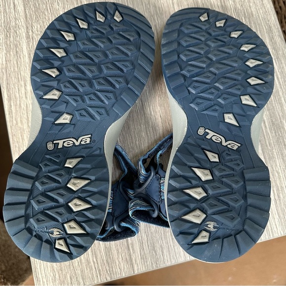 Teva Terra Fi Lite Blue Multi Print Strappy Water Trail
Hiking Sandal 9 - Picture 3 of 6